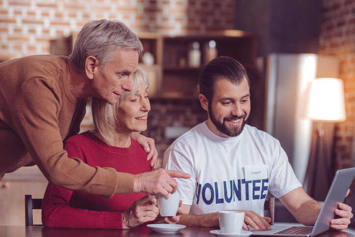 How to Develop Socio-professional Competencies Through Interdisciplinary Projects