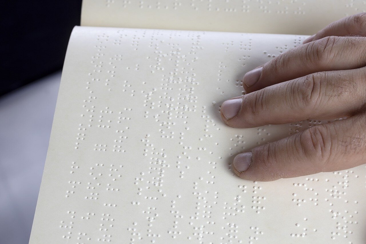 El maestro que busca que todos se enamoren del braille
