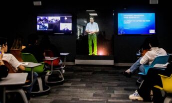 Tec Holds First Intercontinental Class with Professor Hologram