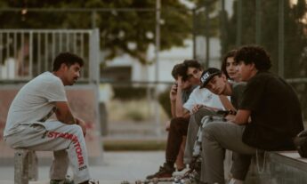 “Manosphere” Social Networks and the Role of Men